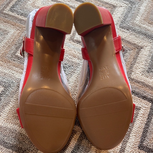 Naturalizer Red Sandal NIB 3 inch heel - Picture 3 of 7